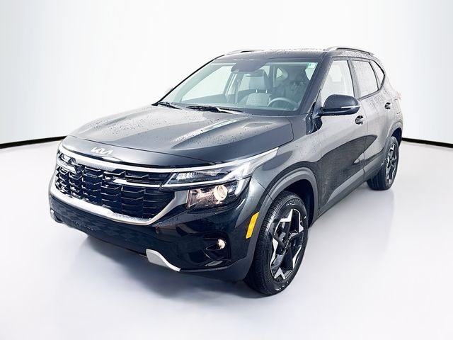 2026 Kia Seltos S in Fusion Black — front three-quarter view